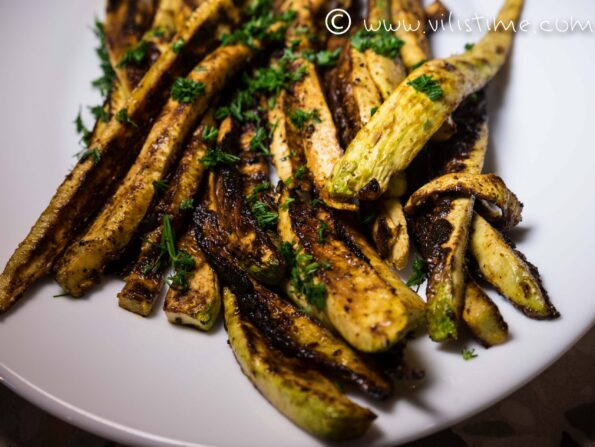 Roasted zucchini sticks and homemade dip