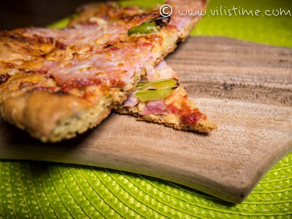 Най-вкусната и бърза пица с брашно от лимец и семена