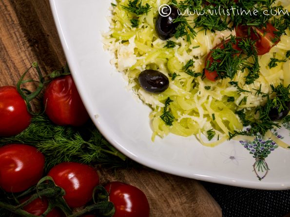 Спагети от тиквички с три вида сирена и маслини