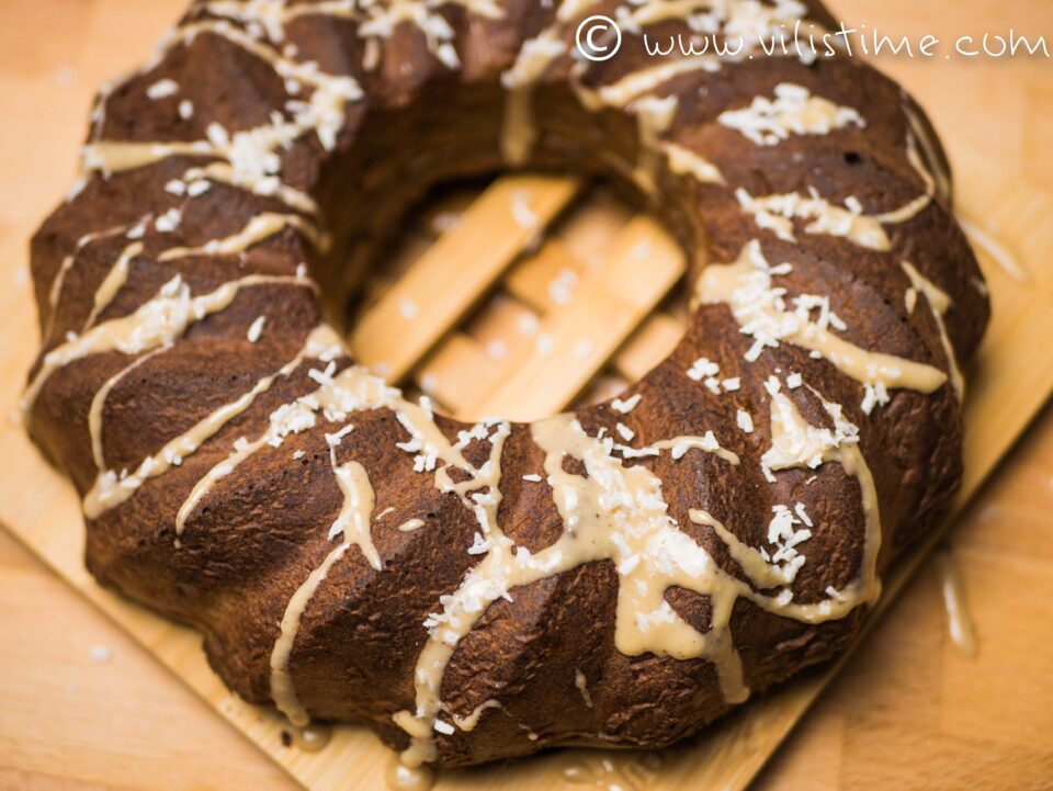 Кекс с ябълки, кокосово брашно и канела