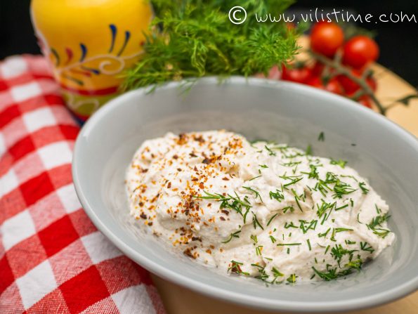 Млечен хайвер с орехи, лук и копър