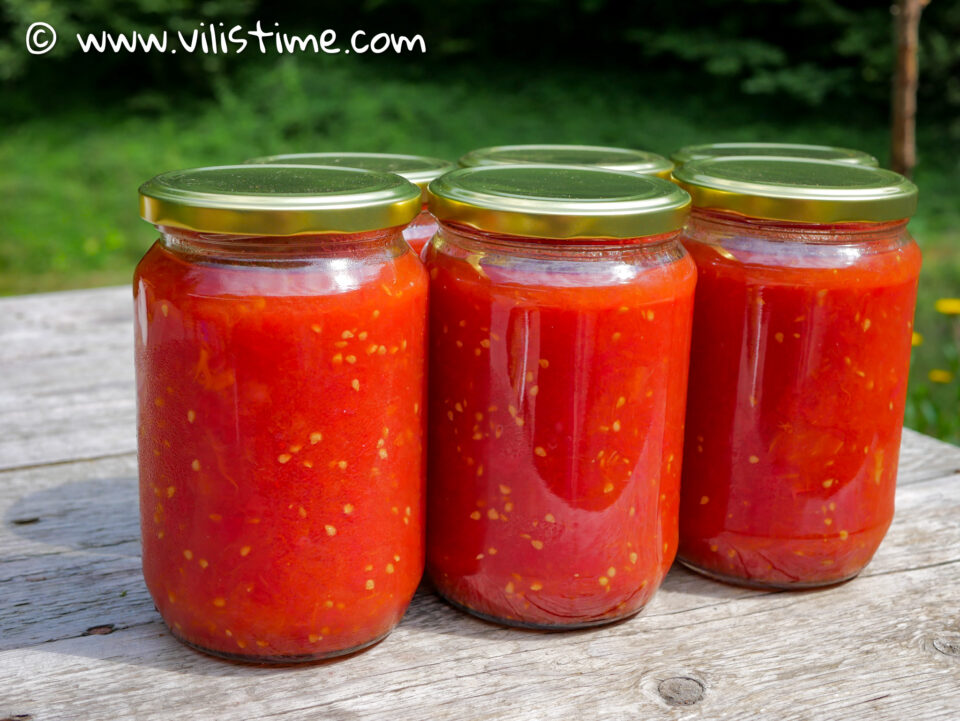 Консервиране на домати в буркани